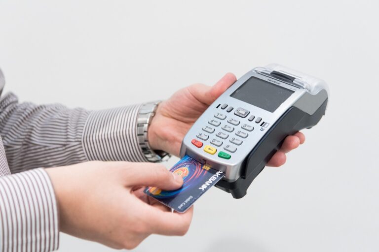クレジットカードの還元率の仕組みを徹底解説しますか？